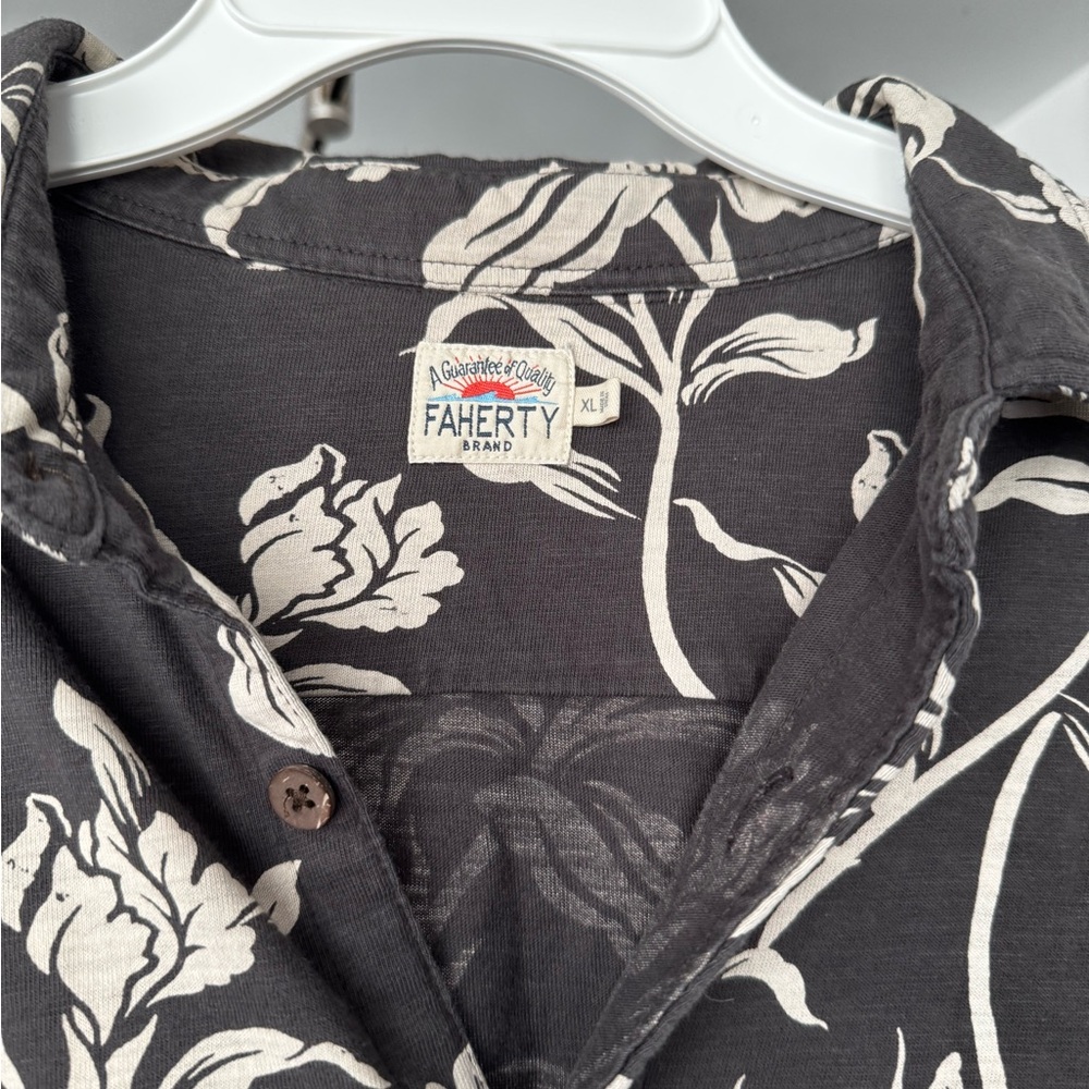 Faherty Seasons Cotton Knit Solid Regular Fit But… - image 6